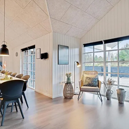 18 Person In Дом отдыха