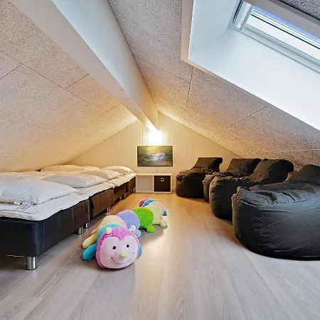 18 Person In Дом отдыха